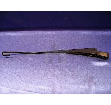 Rameno stěrače, čistění skel 